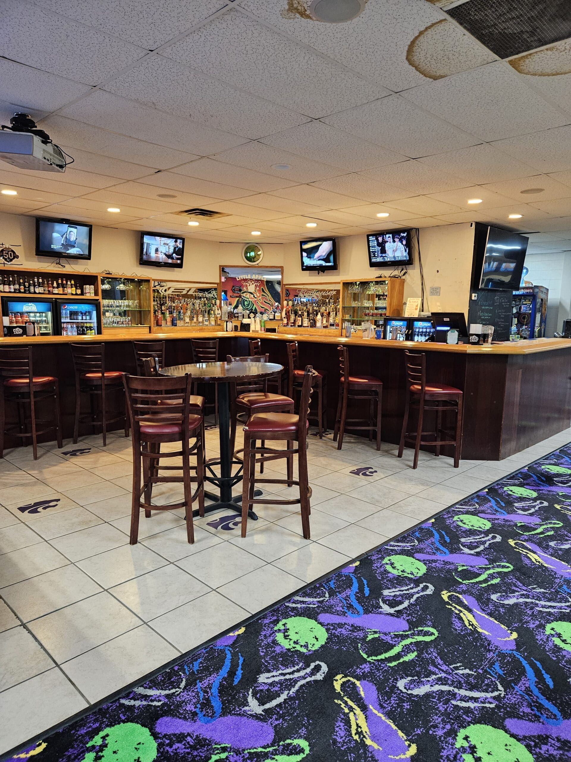 Sports bar 3